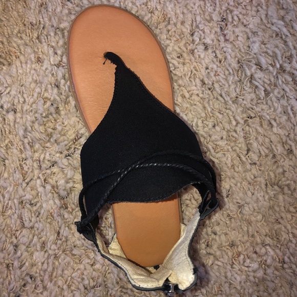 Black and Tan Sandals - Picture 2 of 5